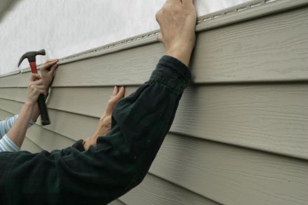 Cost of Insulated Siding Installation in Bryan