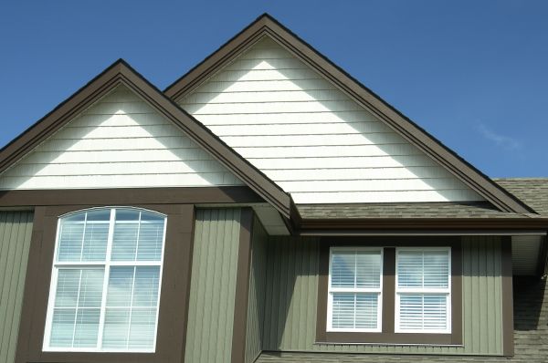 Cost of Vertical Vinyl Siding Repair in Bryan